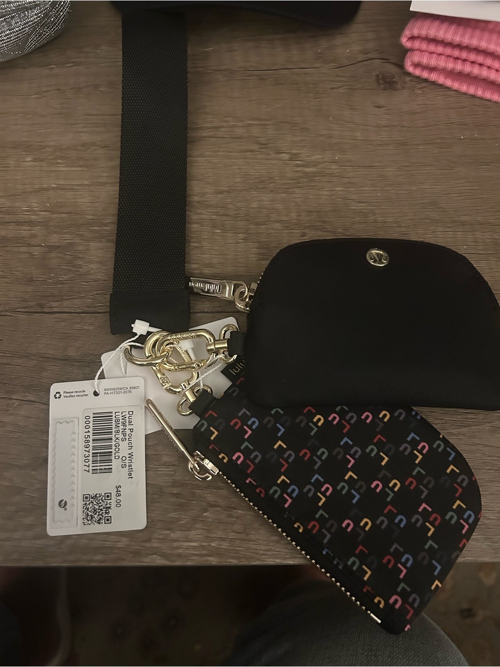 Lululemon Bundle - belt bag, hair accessories , water bottle, socks, hat & charm - Picture 4 of 9